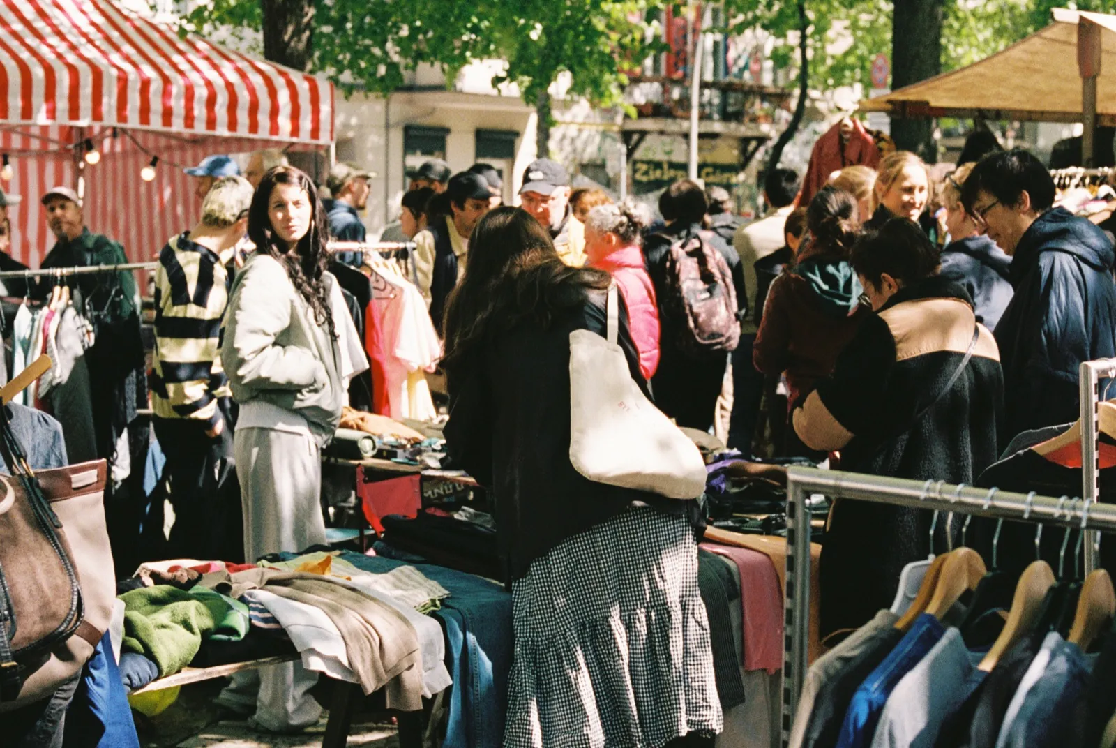 Flohmarkt-Atmosphäre — Bezirk Mitte