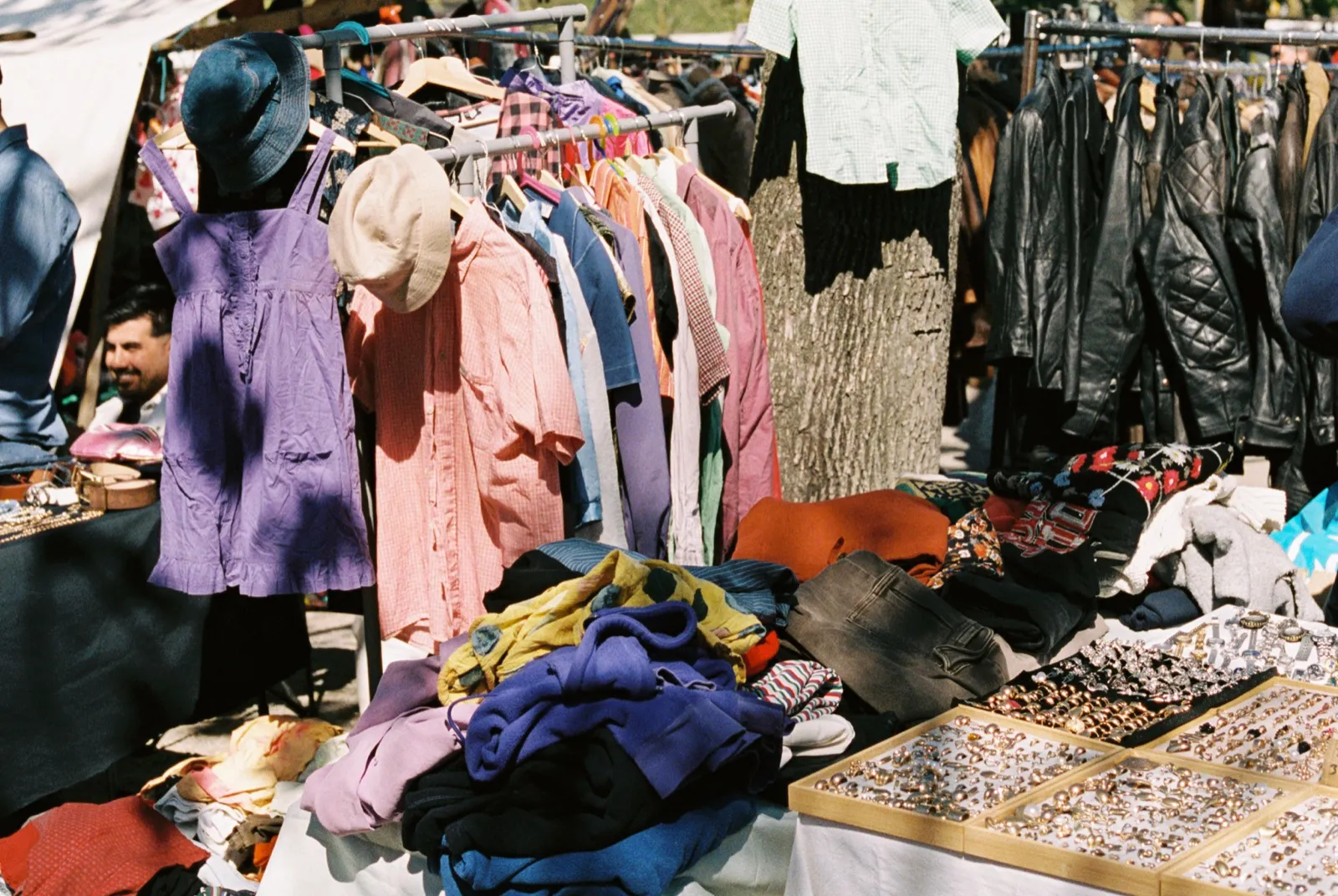 Berlin-Steglitz OBI — Flohmarkt-Stimmung in Berlin.