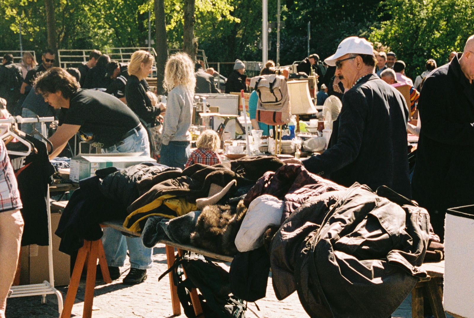 Flohmarkt-Atmosphäre im Berliner Bezirk Schöneberg.