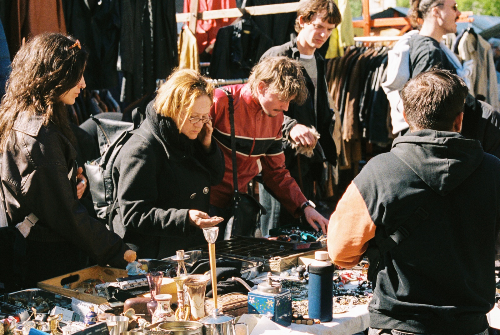 Bücher-Boxen am Flohmarkt Rathaus Schöneberg.